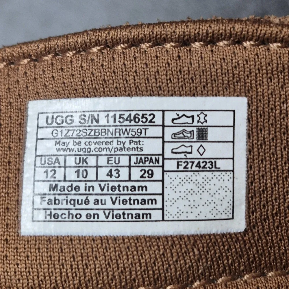 UGG mens 12